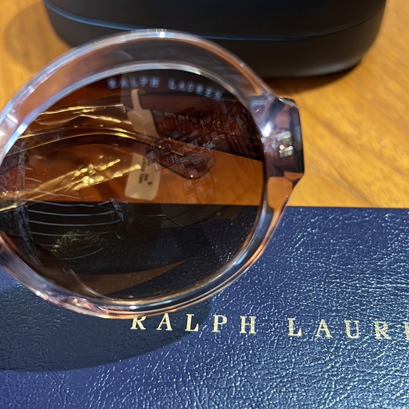 Ralph Lauren THE FARRAH Sunglasses - Picture 5 of 10